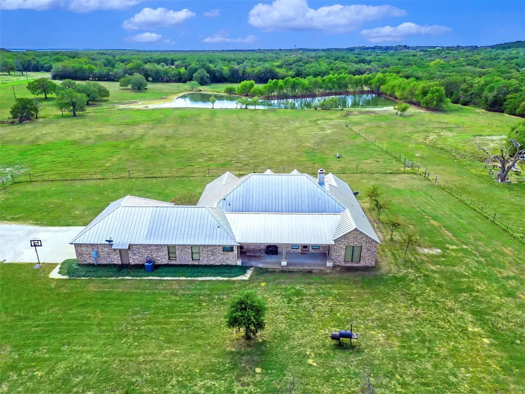 453 Tower Road Valley View TX 76272