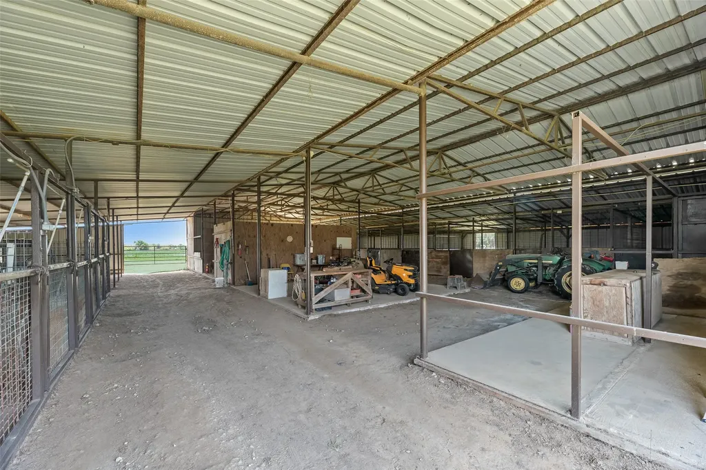 8991 County Road 156 Kaufman TX 75142