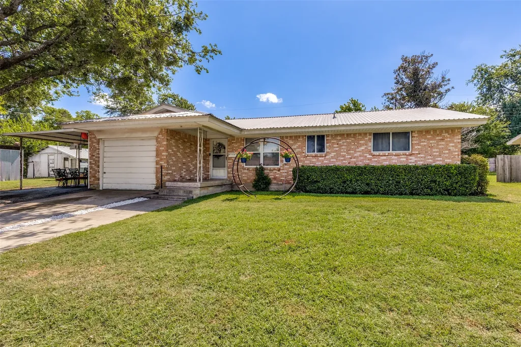 401 S Vick Street Decatur TX 76234
