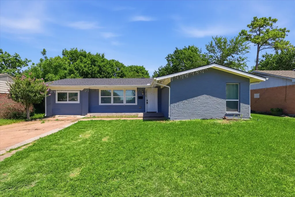 2715 Cary Drive Mesquite TX 75150