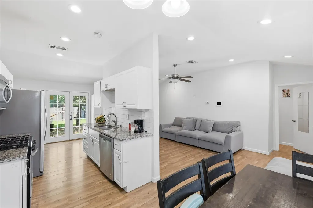 2715 Cary Drive Mesquite TX 75150
