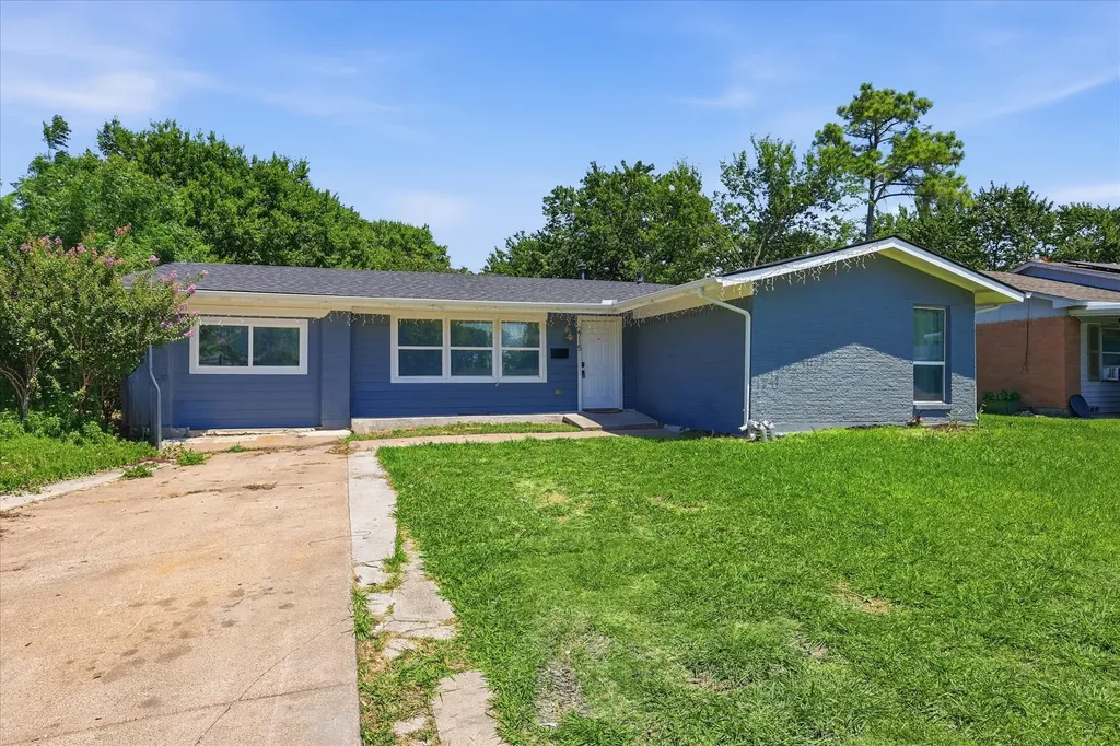 2715 Cary Drive Mesquite TX 75150