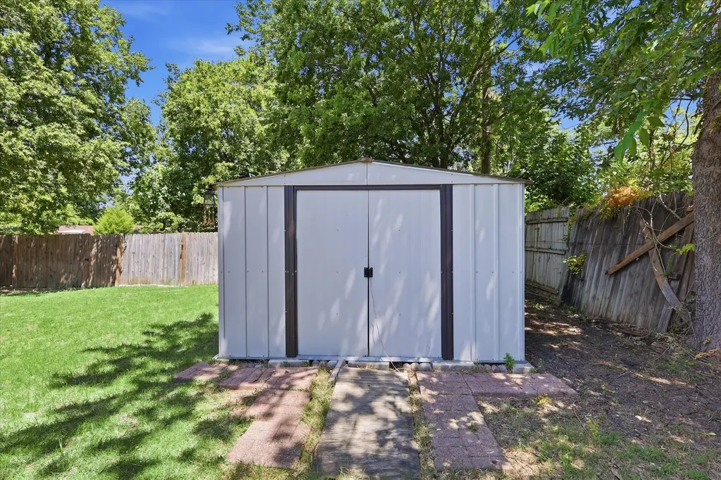 2715 Cary Drive Mesquite TX 75150