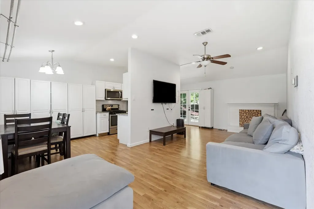 2715 Cary Drive Mesquite TX 75150