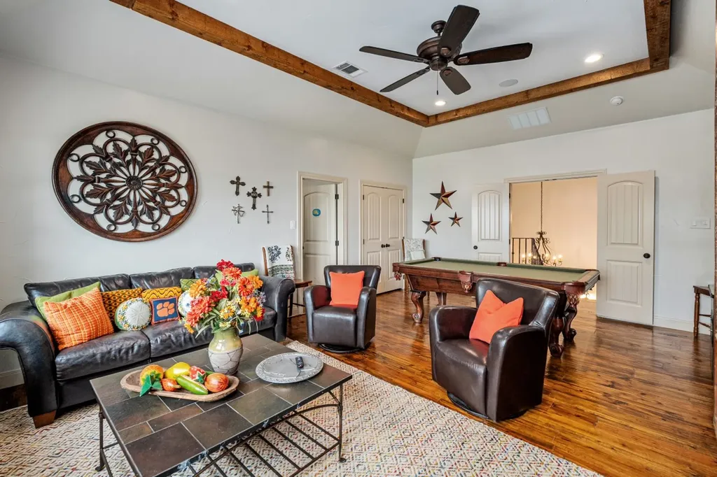 172 Enchanted Drive Enchanted Oaks TX 75156