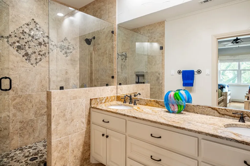 172 Enchanted Drive Enchanted Oaks TX 75156