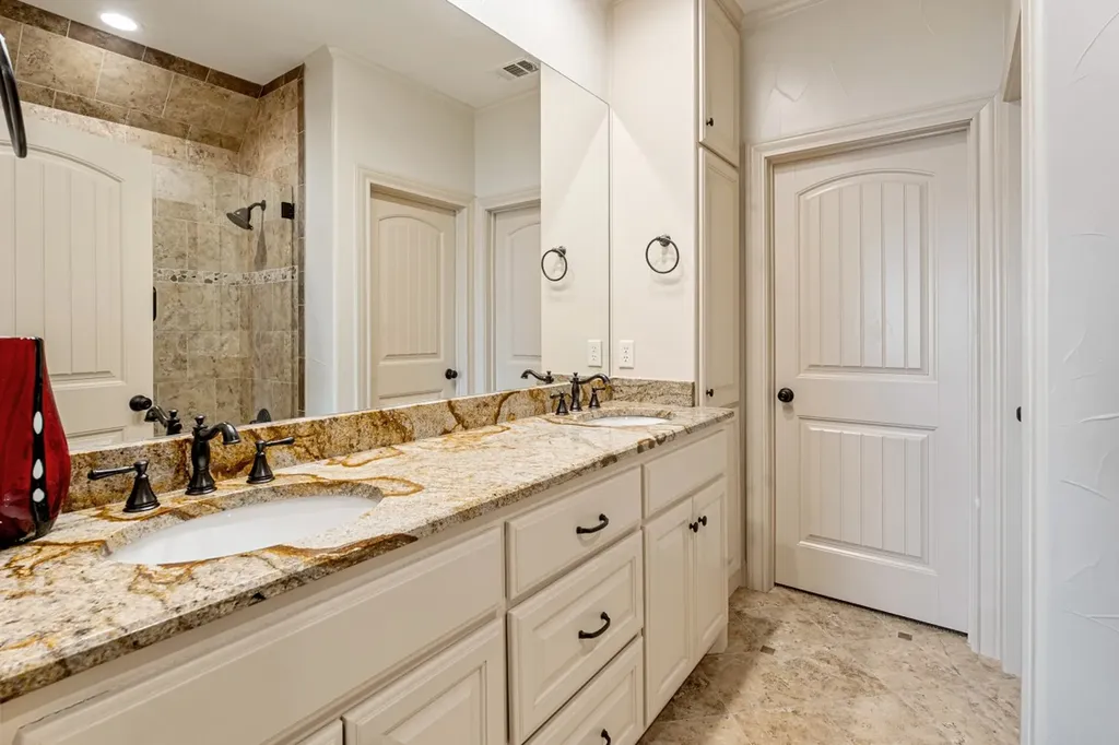 172 Enchanted Drive Enchanted Oaks TX 75156