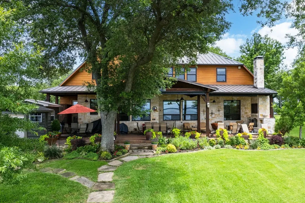 172 Enchanted Drive Enchanted Oaks TX 75156