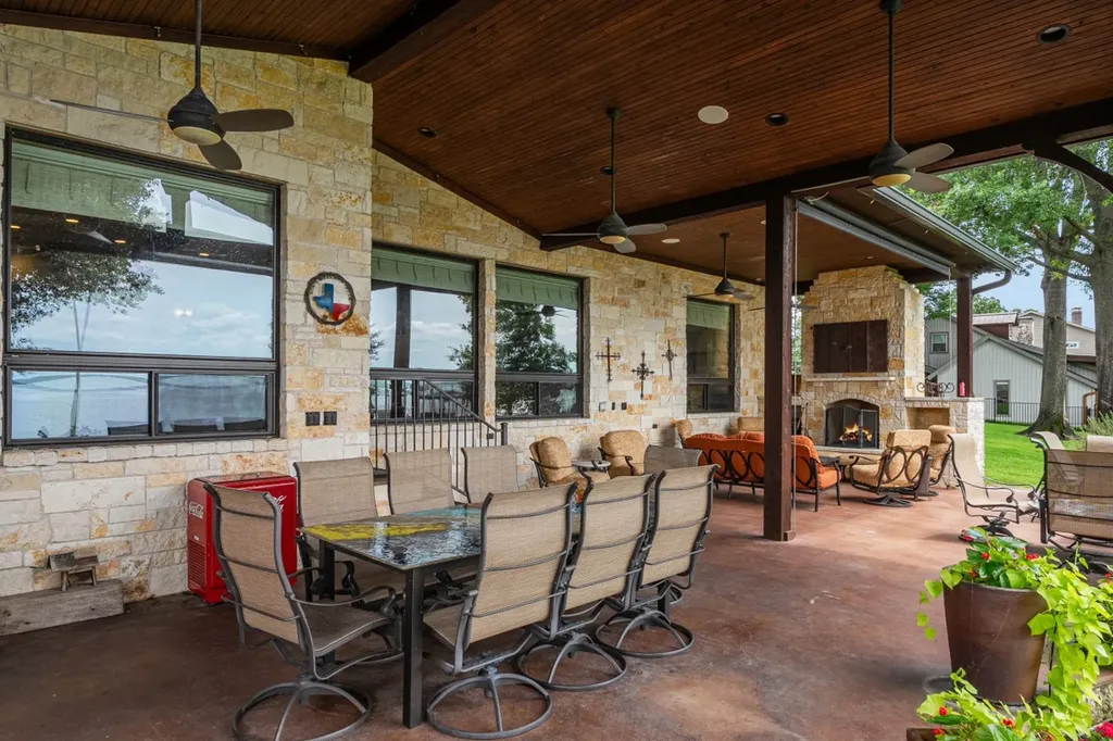 172 Enchanted Drive Enchanted Oaks TX 75156