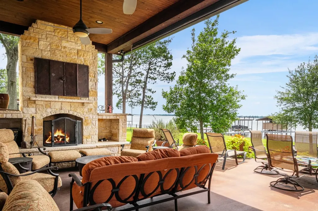 172 Enchanted Drive Enchanted Oaks TX 75156