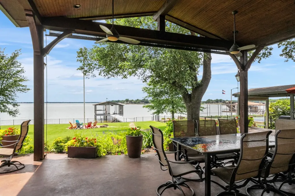 172 Enchanted Drive Enchanted Oaks TX 75156