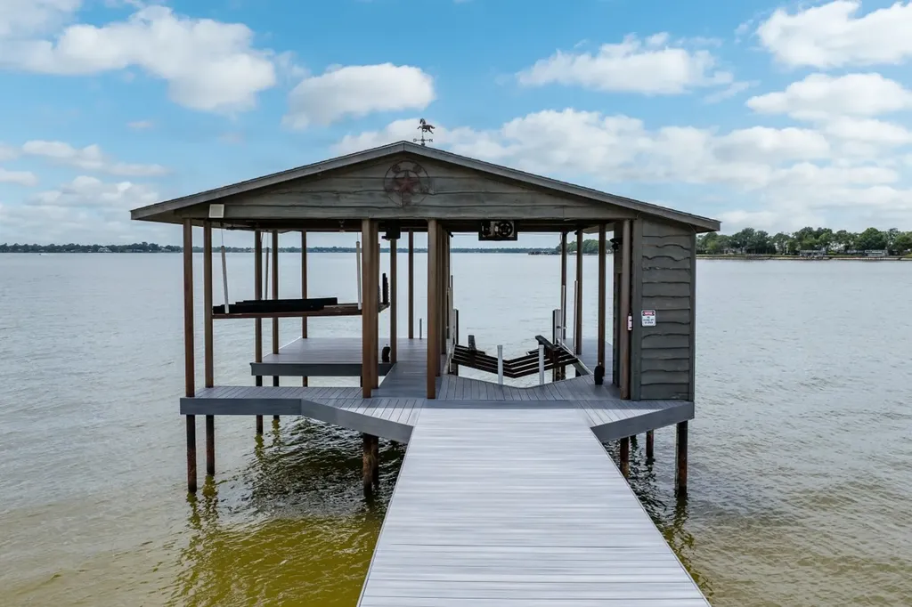 172 Enchanted Drive Enchanted Oaks TX 75156