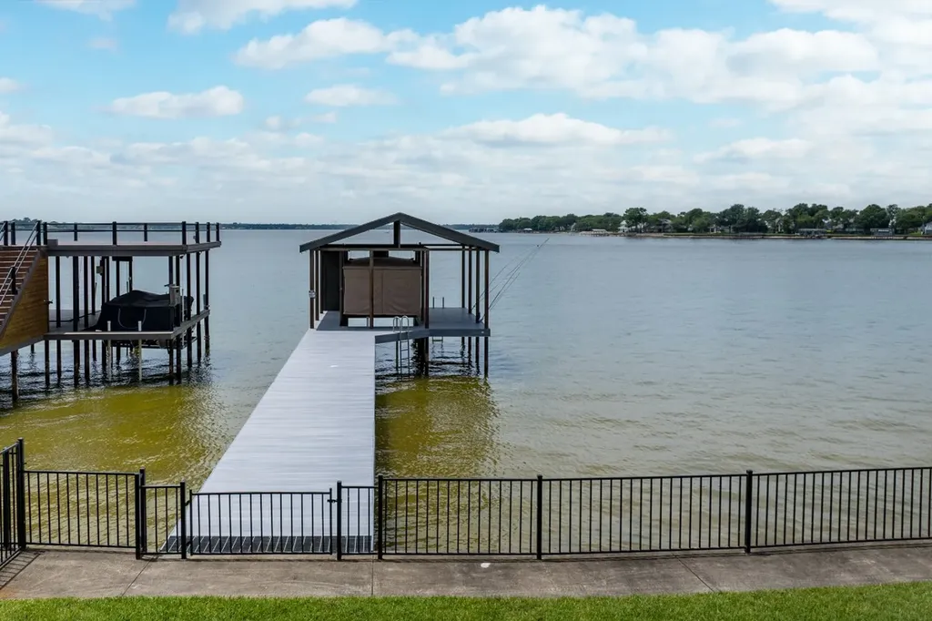 172 Enchanted Drive Enchanted Oaks TX 75156