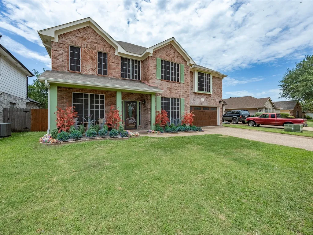 4008 Falcon Ridge Drive Haltom City TX 76137