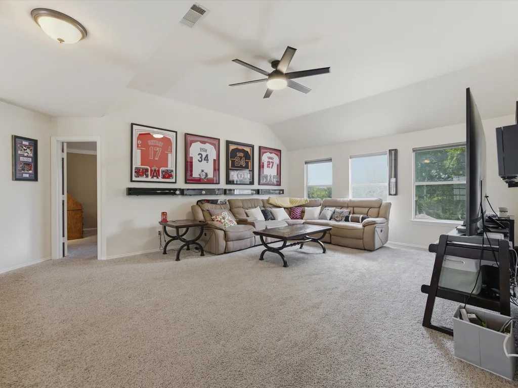4008 Falcon Ridge Drive Haltom City TX 76137