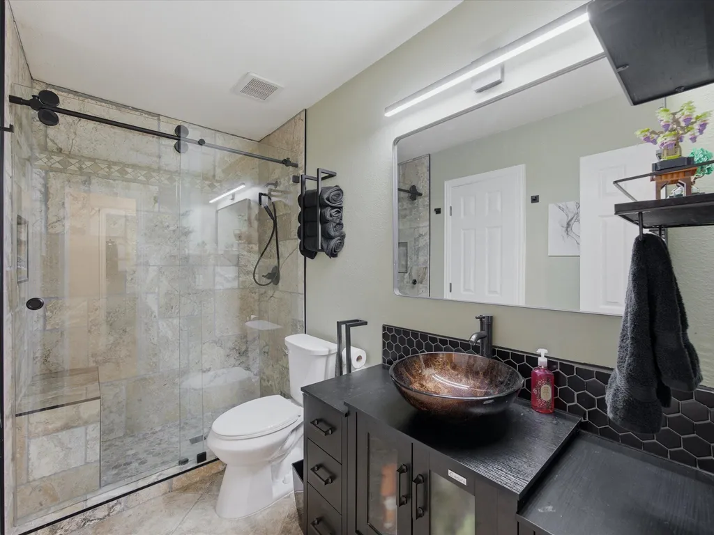 4008 Falcon Ridge Drive Haltom City TX 76137