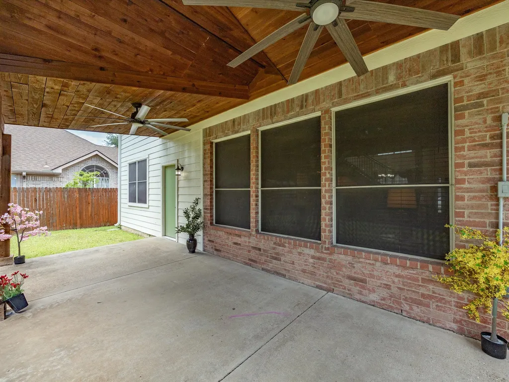 4008 Falcon Ridge Drive Haltom City TX 76137