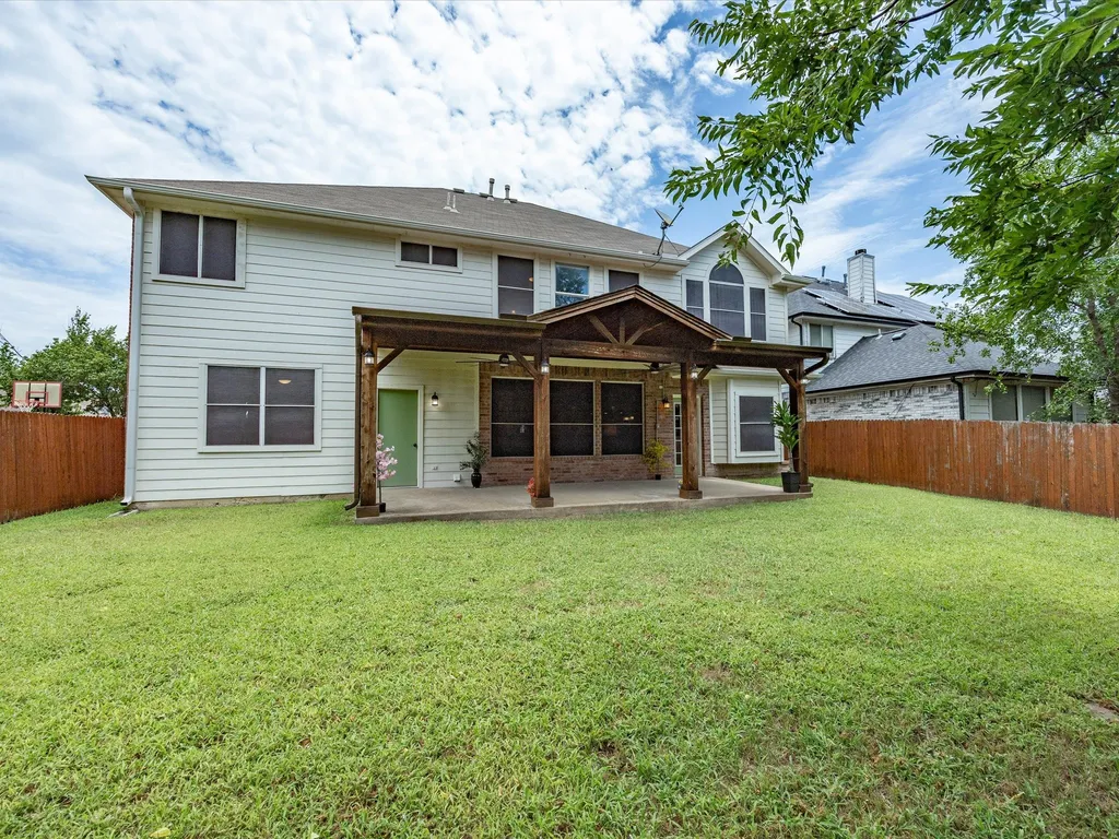 4008 Falcon Ridge Drive Haltom City TX 76137