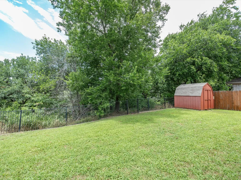 4008 Falcon Ridge Drive Haltom City TX 76137
