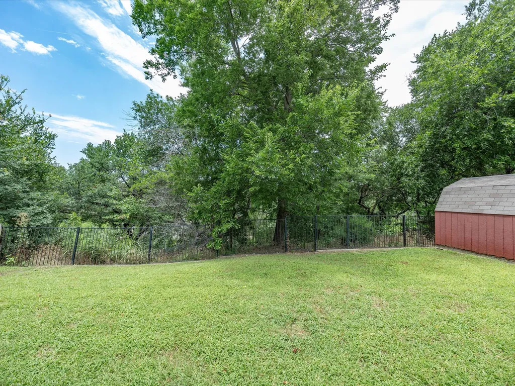 4008 Falcon Ridge Drive Haltom City TX 76137