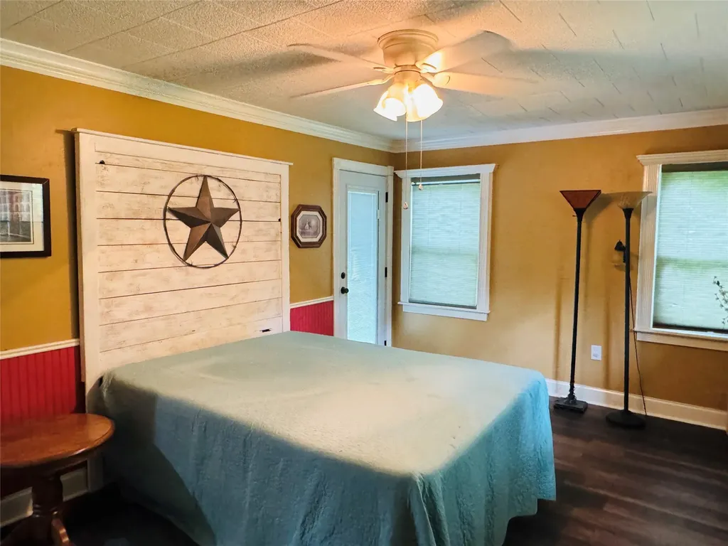 1007 N Johnson Street Mineola TX 75773