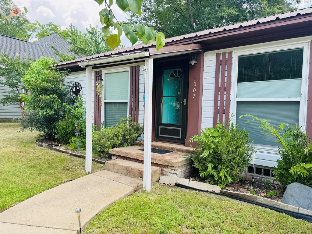 1007 N Johnson Street Mineola TX 75773