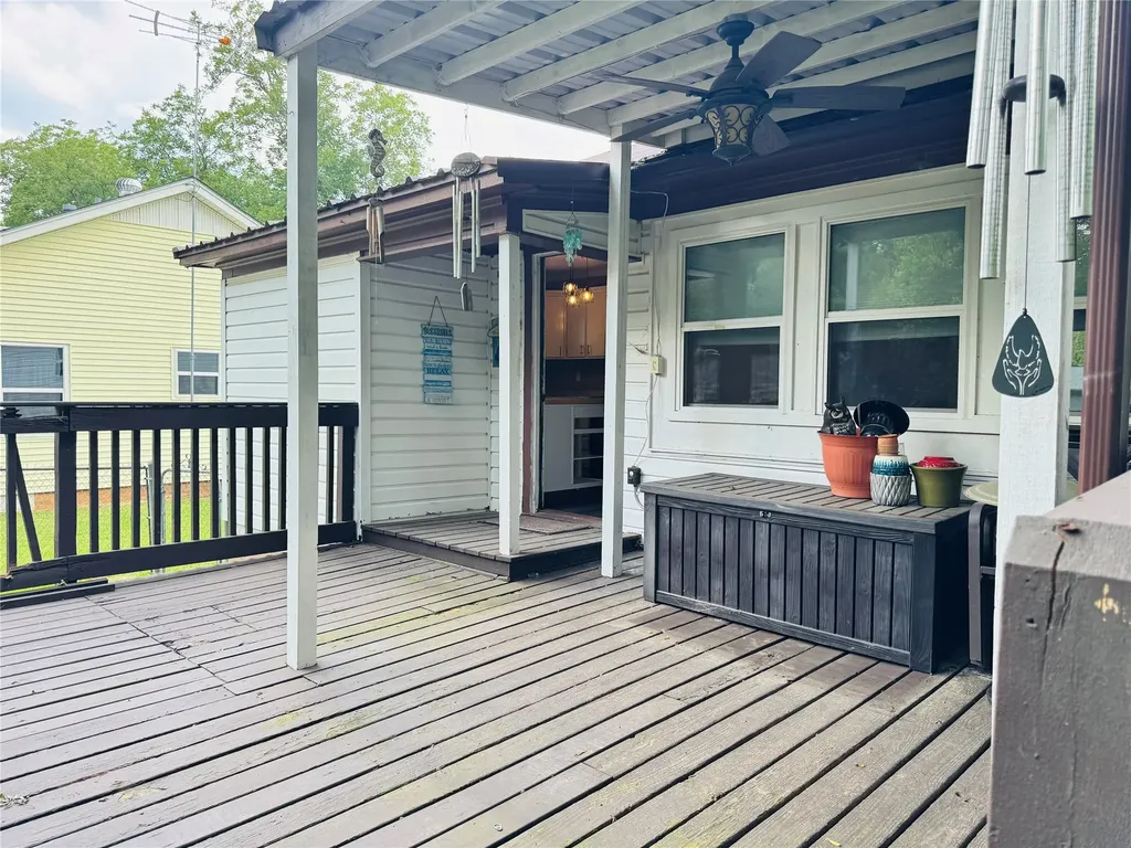 1007 N Johnson Street Mineola TX 75773