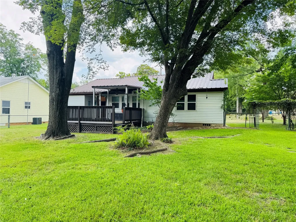 1007 N Johnson Street Mineola TX 75773