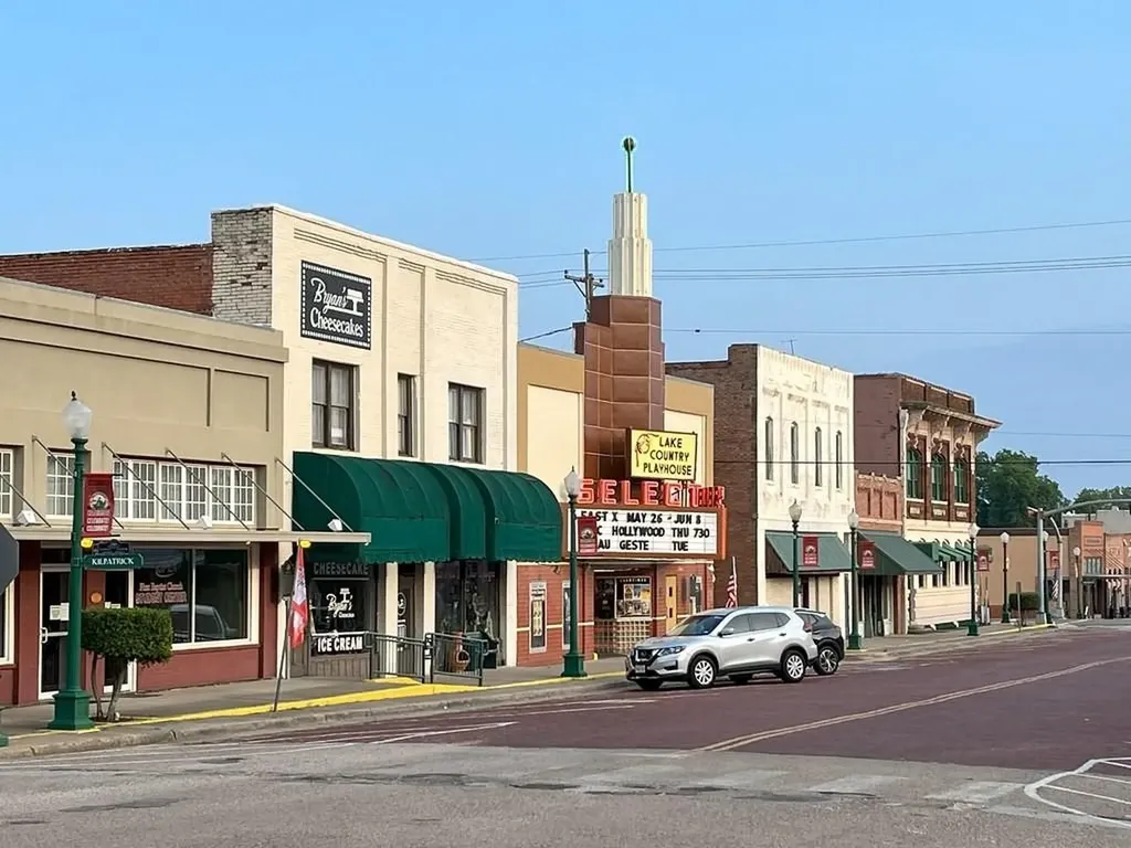 1007 N Johnson Street Mineola TX 75773