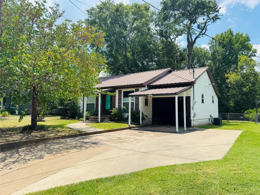 1007 N Johnson Street Mineola TX 75773
