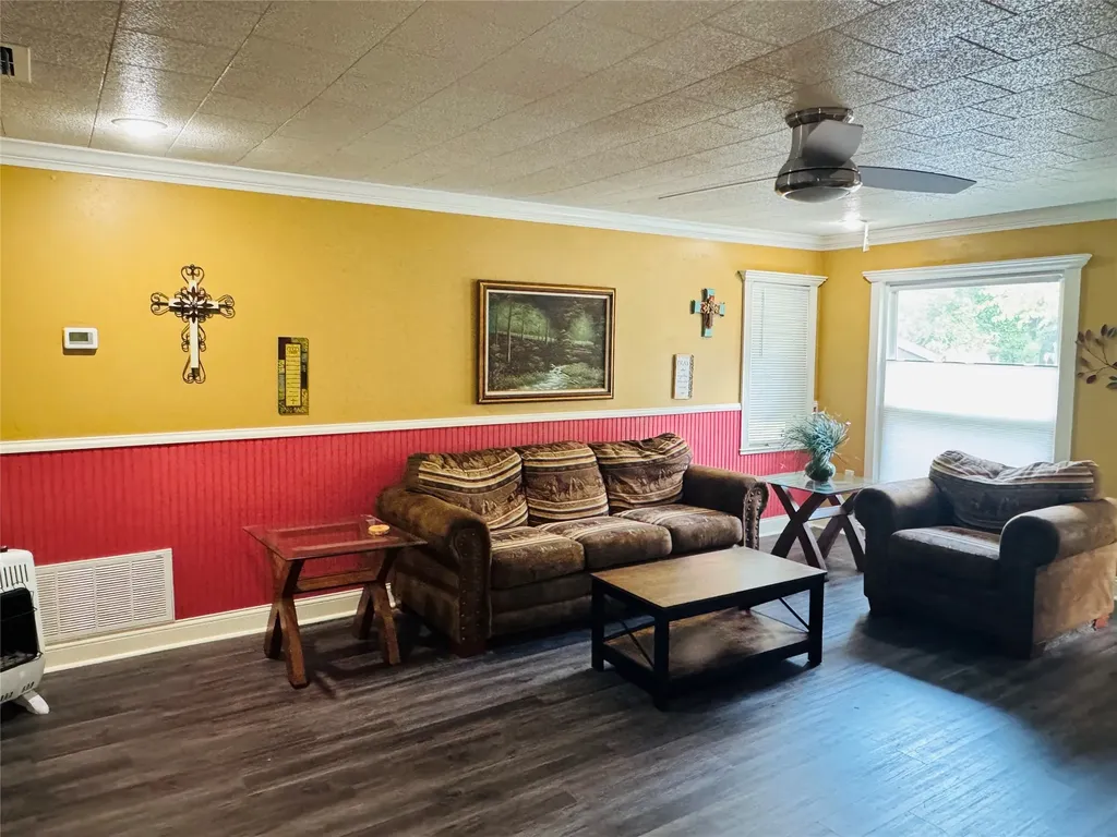 1007 N Johnson Street Mineola TX 75773