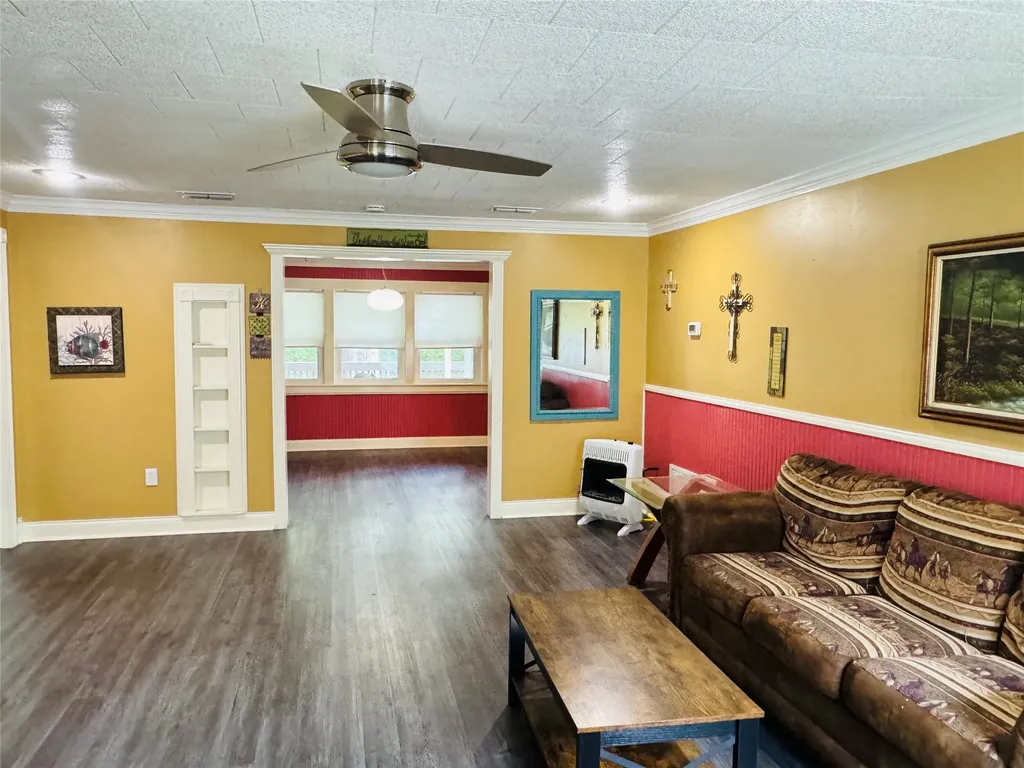 1007 N Johnson Street Mineola TX 75773