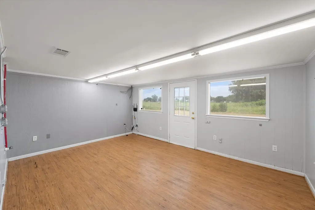 1016 E Commerce Street Fairfield TX 75840