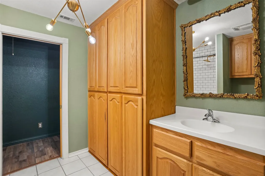 8412 County Road 4084 Scurry TX 75158