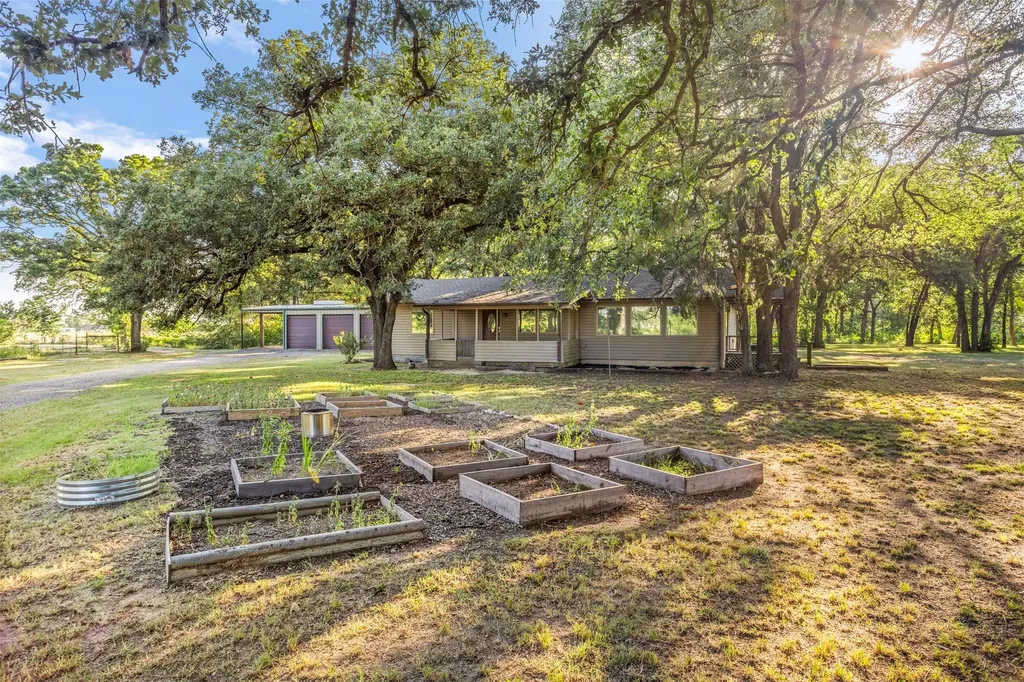 8412 County Road 4084 Scurry TX 75158