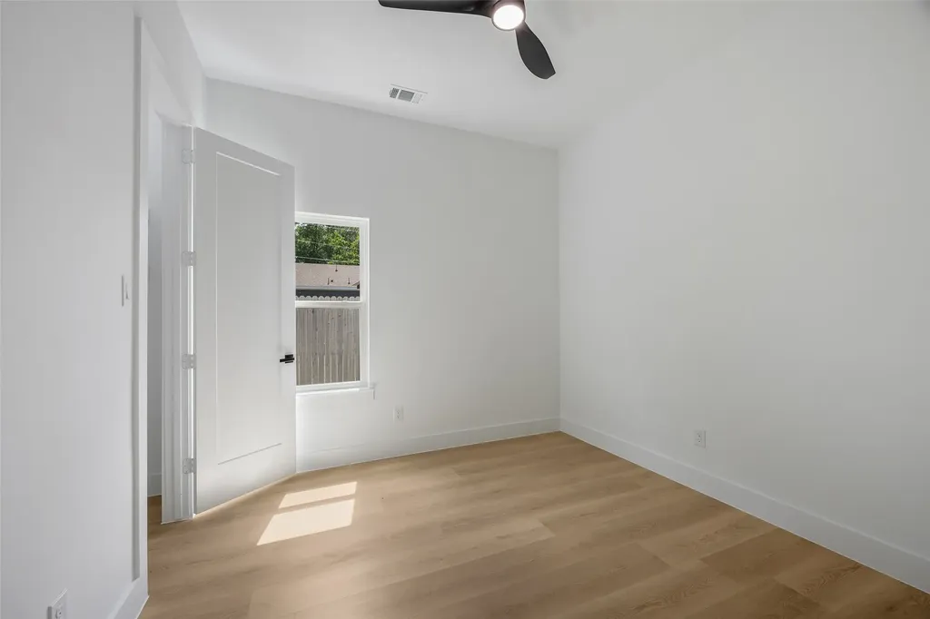 2555 Hooper Street Dallas TX 75215