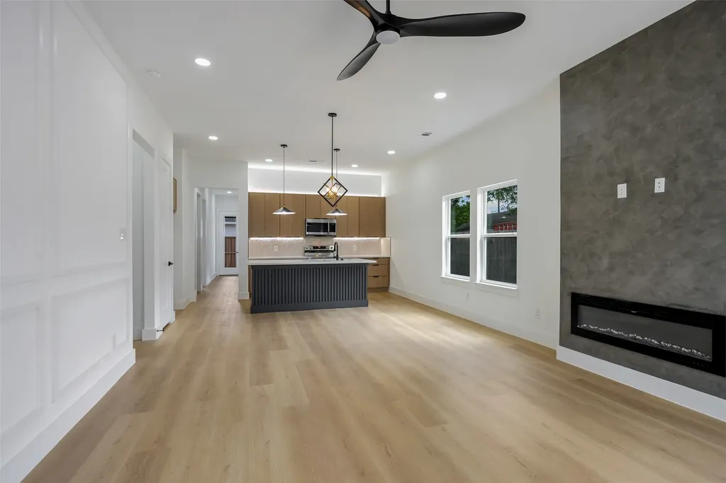 2555 Hooper Street Dallas TX 75215