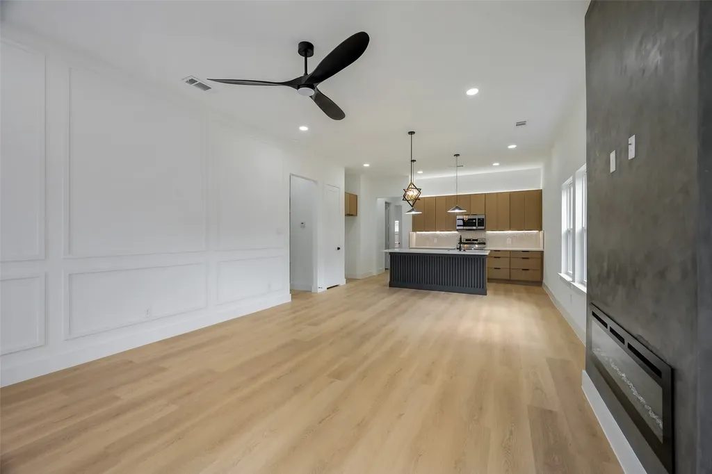 2555 Hooper Street Dallas TX 75215
