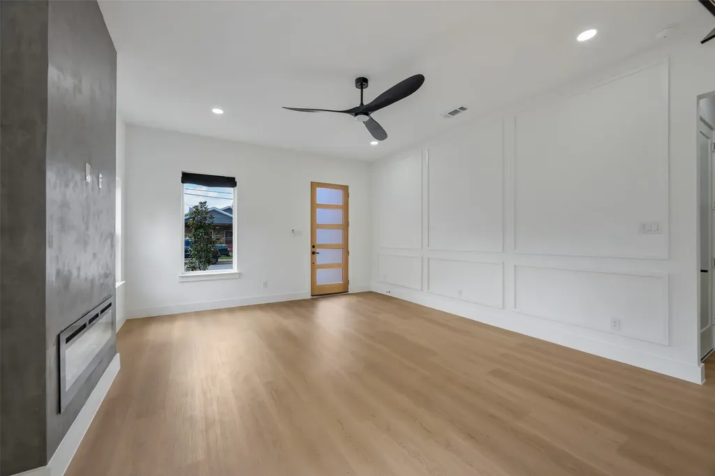 2555 Hooper Street Dallas TX 75215