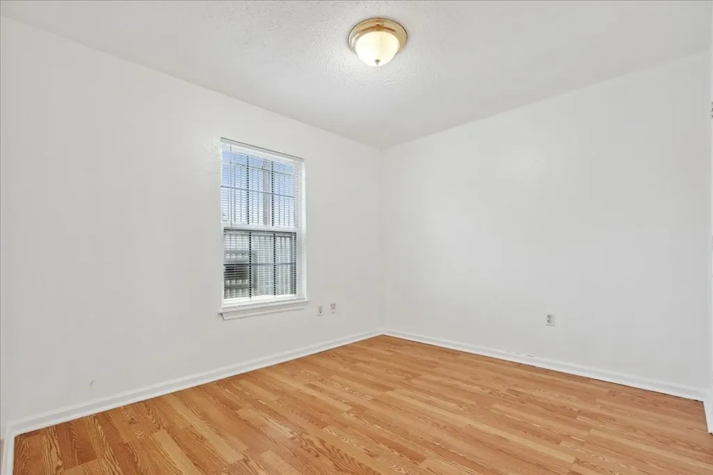 4043 Gray Oak Place Dallas TX 75212