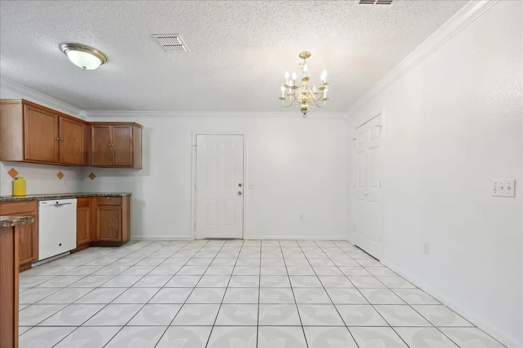 4043 Gray Oak Place Dallas TX 75212