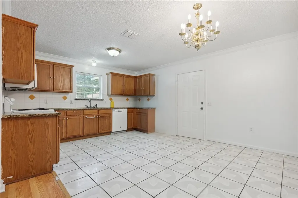 4043 Gray Oak Place Dallas TX 75212