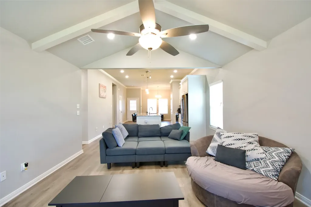 429 Travis Drive Mcgregor TX 76657