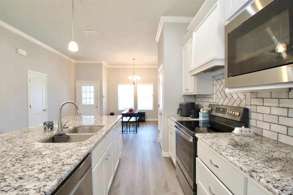 429 Travis Drive Mcgregor TX 76657