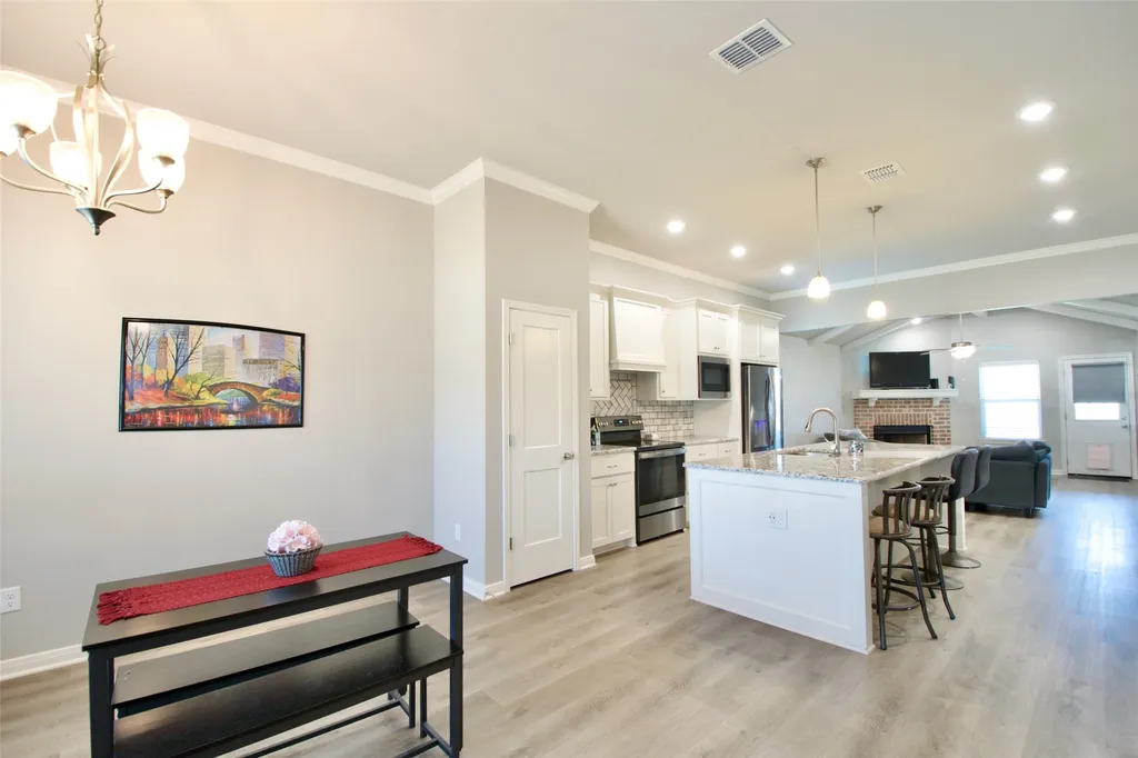 429 Travis Drive Mcgregor TX 76657