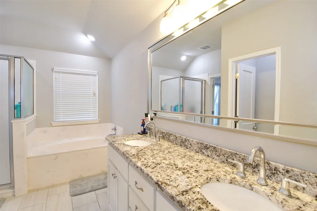 429 Travis Drive Mcgregor TX 76657