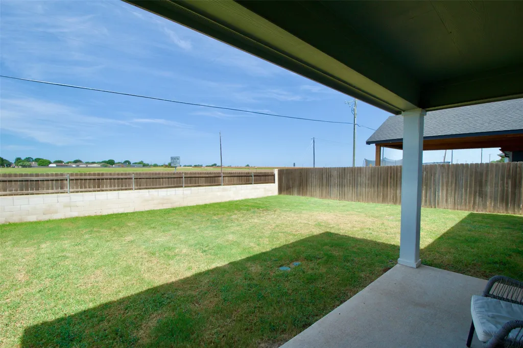 429 Travis Drive Mcgregor TX 76657