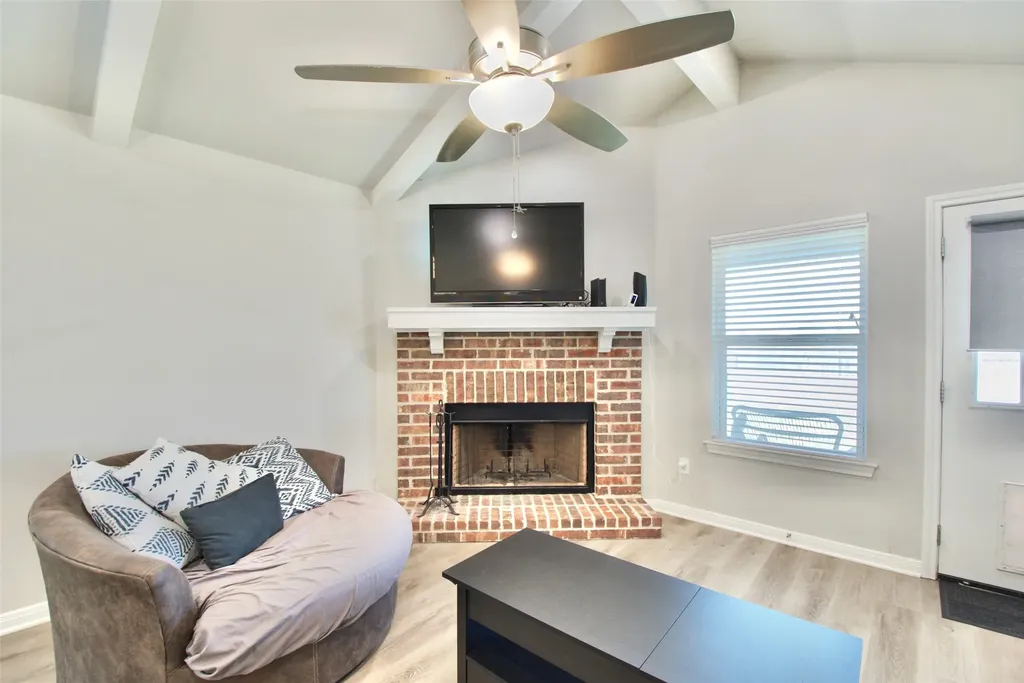 429 Travis Drive Mcgregor TX 76657