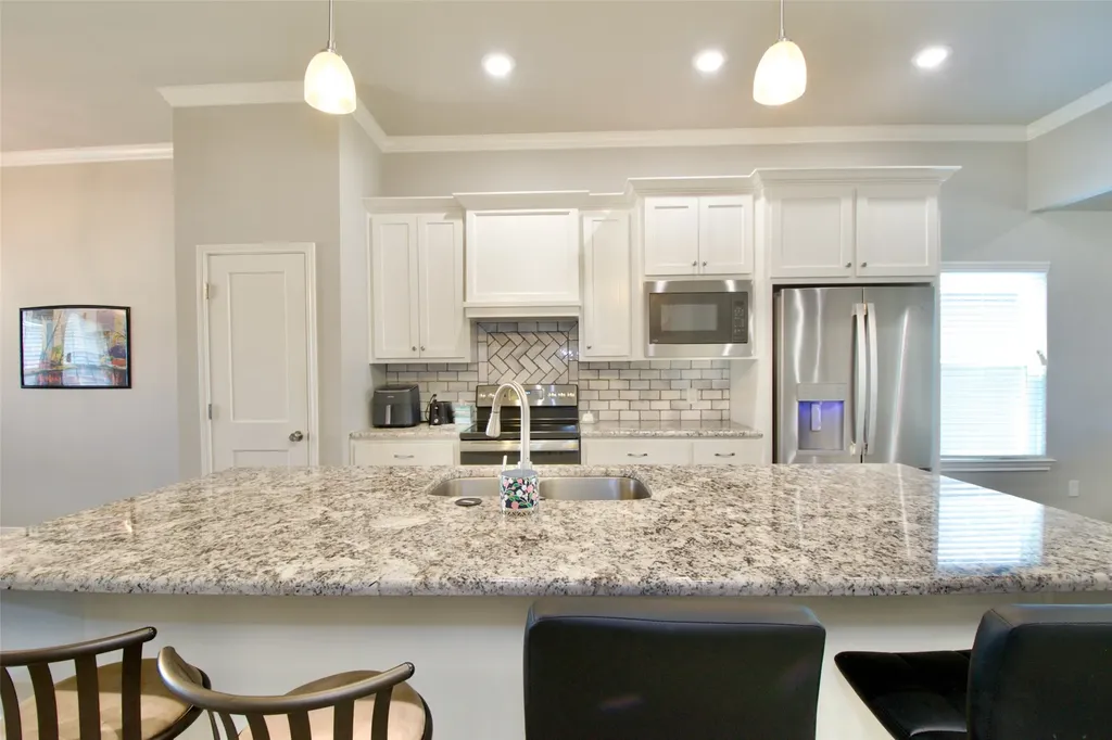 429 Travis Drive Mcgregor TX 76657