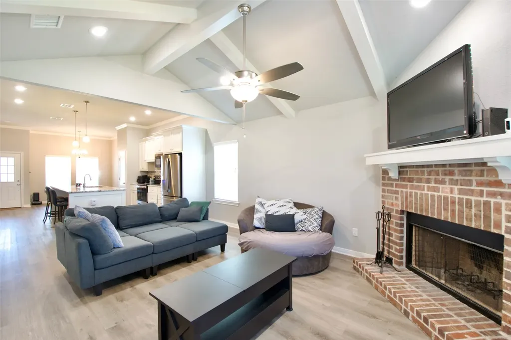 429 Travis Drive Mcgregor TX 76657